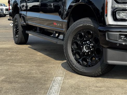 New 2026 Ford F250 Lariat w/ Black Appearance Package AWD/4WD image 12