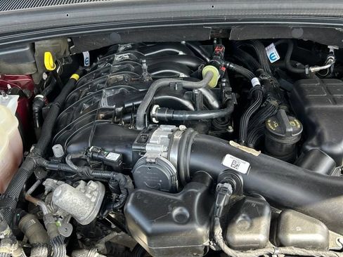 Used 2022 Jeep Grand Cherokee Altitude AWD/4WD image 4