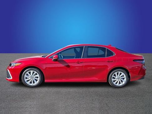 Used 2023 Toyota Camry LE FWD image 4