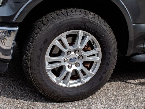 Used 2015 Ford F150 Lariat w/ Equipment Group 501A Mid image 5