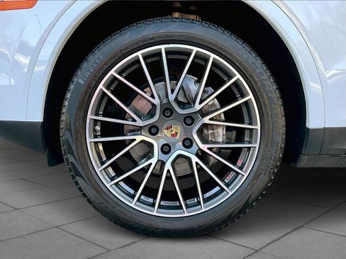 Used 2019 Porsche Cayenne image 9
