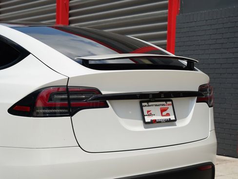 Used 2023 Tesla Model X AWD/4WD image 6