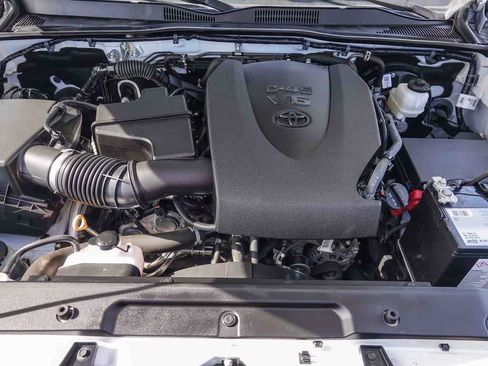 Used 2023 Toyota Tacoma SR5 AWD/4WD image 23