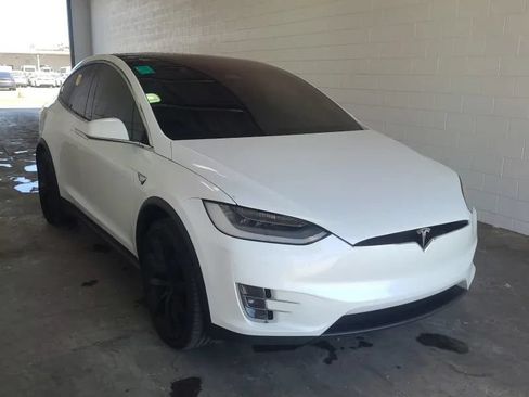 Used 2020 Tesla Model X Long Range AWD/4WD image 3
