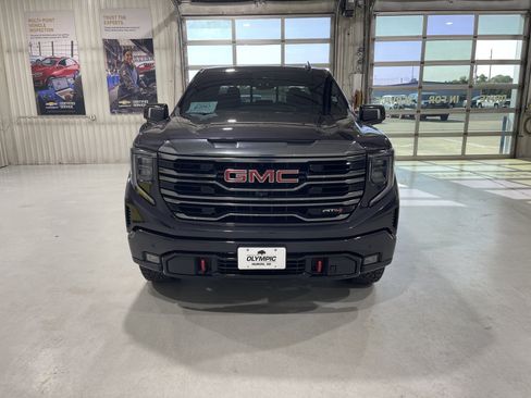 Used 2024 GMC Sierra 1500 AT4 w/ Technology Package AWD/4WD image 6