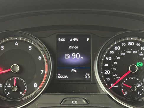 Used 2021 Volkswagen Atlas Cross Sport SE FWD image 18