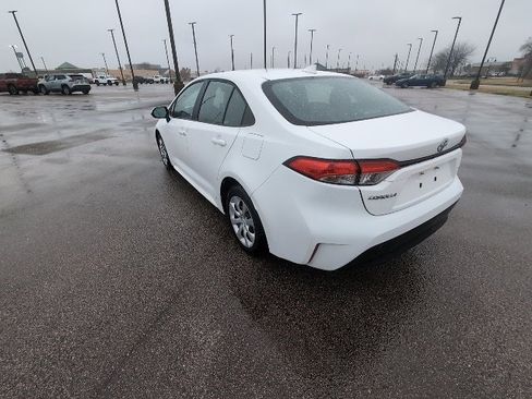 Certified 2025 Toyota Corolla LE image 6