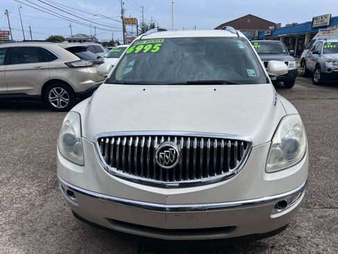 Used 2011 Buick Enclave CXL FWD image 2