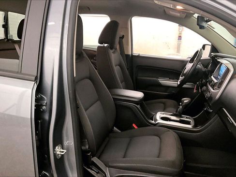 Used 2022 Chevrolet Colorado LT w/ LT Convenience Package image 7