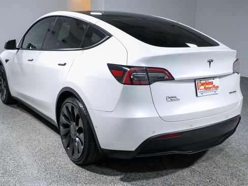 Used 2022 Tesla Model Y Performance AWD/4WD image 9