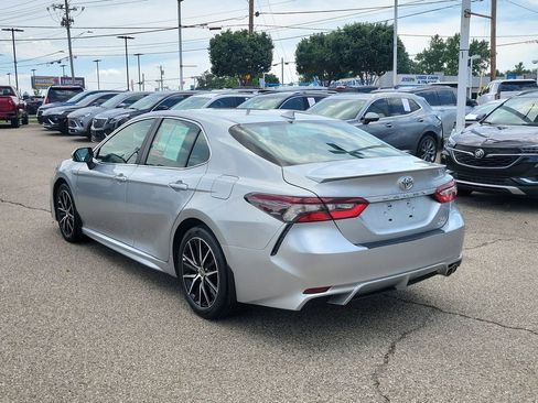Used 2023 Toyota Camry SE AWD/4WD image 3