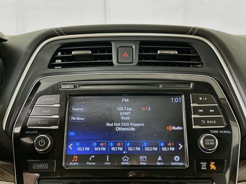 Used 2016 Nissan Maxima Platinum w/ Interior Lighting Package FWD image 21