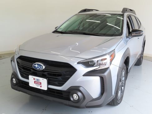 Certified 2025 Subaru Outback Onyx Edition image 10