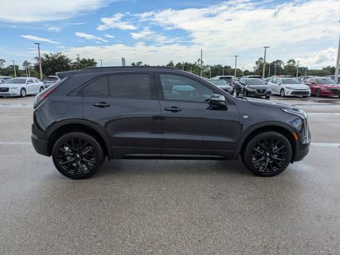 Used 2023 Cadillac XT4 Sport w/ LPO, Onyx Lite Package FWD image 3