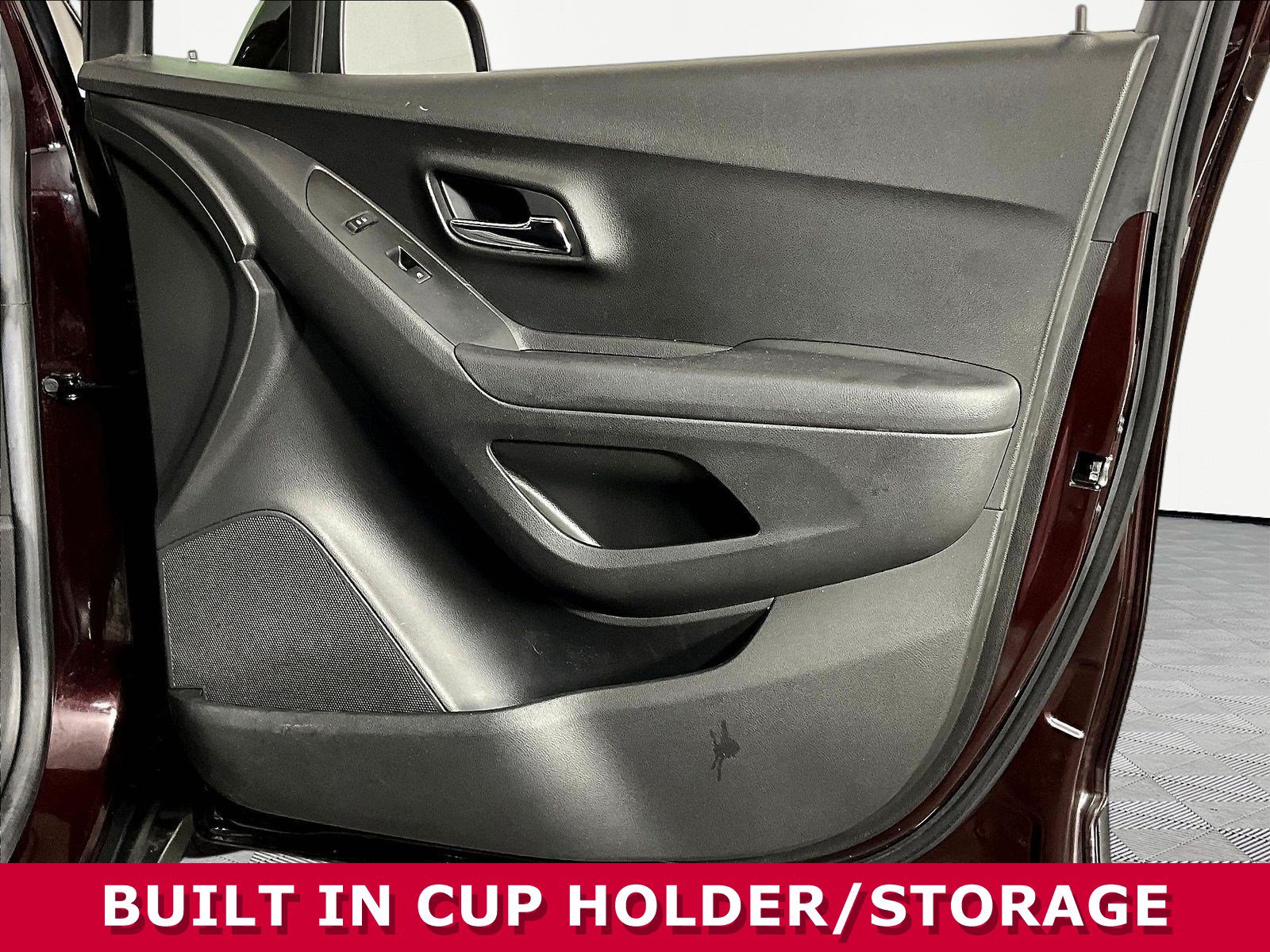 Used 2020 Chevrolet Trax LT w/ LT Convenience Package FWD image 25