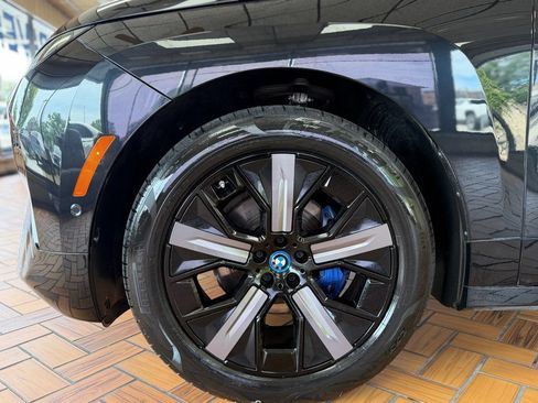 Used 2023 BMW iX xDrive50 w/ Sport Package AWD/4WD image 14