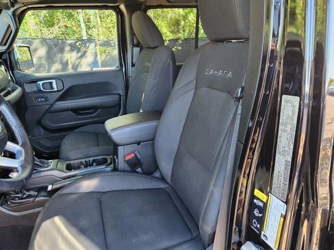 Used 2021 Jeep Wrangler Unlimited Sahara w/ Cold Weather Group image 28