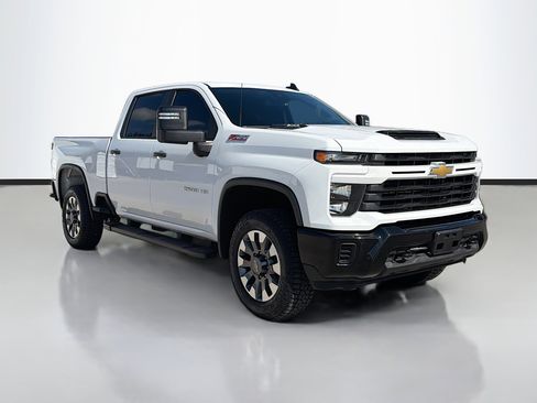 Used 2024 Chevrolet Silverado 2500 Custom w/ Custom Value Package image 7