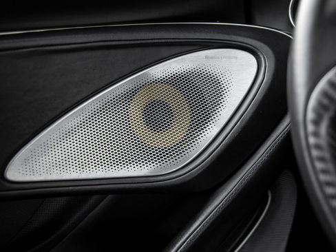 Used 2022 McLaren GT RWD image 33