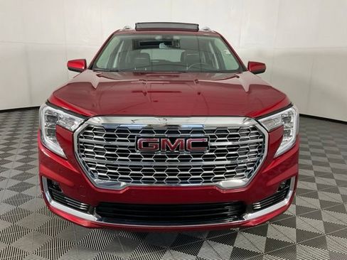 Used 2023 GMC Terrain Denali AWD/4WD image 2