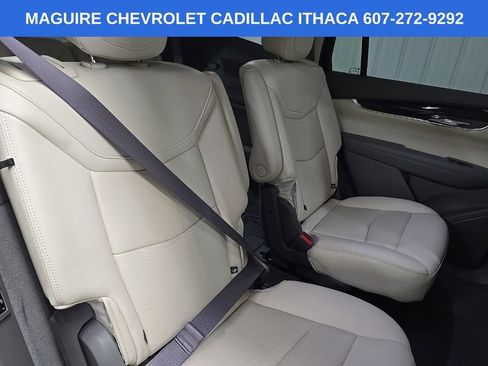 Used 2021 Cadillac XT6 Premium Luxury AWD/4WD image 17