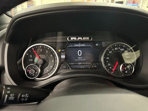 New 2026 RAM 1500 4x4 Crew Cab image 18