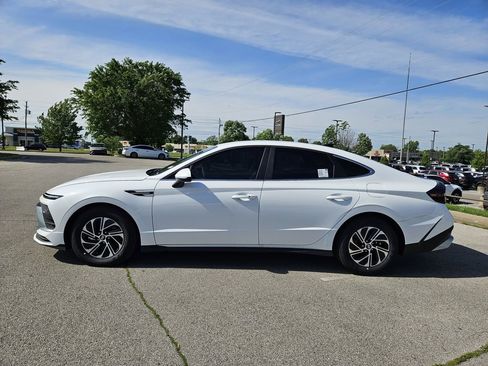 New 2026 Hyundai Sonata Blue FWD image 4