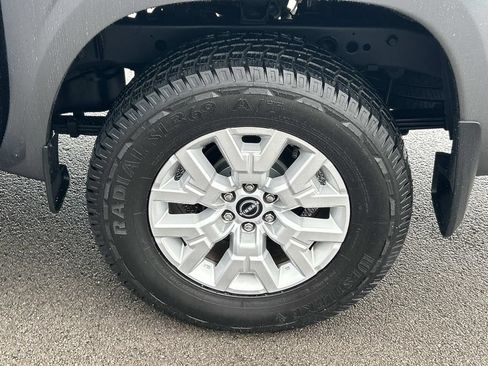 Used 2022 Nissan Frontier SV w/ Technology Package AWD/4WD image 19