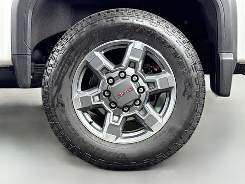 Used 2025 GMC Sierra 2500 SLE w/ SLE Value Package; AWD/4WD image 35