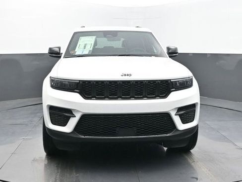 New 2025 Jeep Grand Cherokee Altitude AWD/4WD image 8