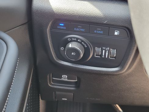 Used 2022 Jeep Grand Cherokee Limited 4xe AWD/4WD image 12