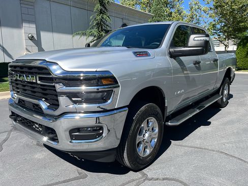 Used 2026 RAM 2500 Big Horn AWD/4WD image 2