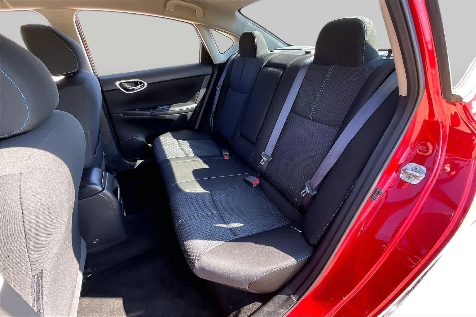 Used 2019 Nissan Sentra SR FWD image 18