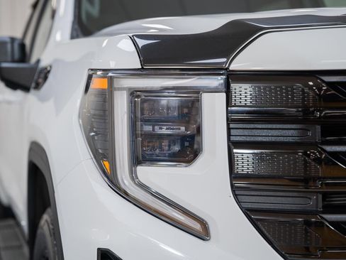 Used 2022 GMC Sierra 1500 Elevation w/ Preferred Package AWD/4WD image 15