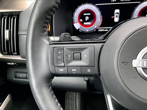 Used 2024 Nissan Pathfinder Platinum w/ Cargo Package image 21