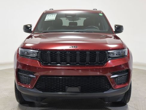 Used 2023 Jeep Grand Cherokee Altitude image 8