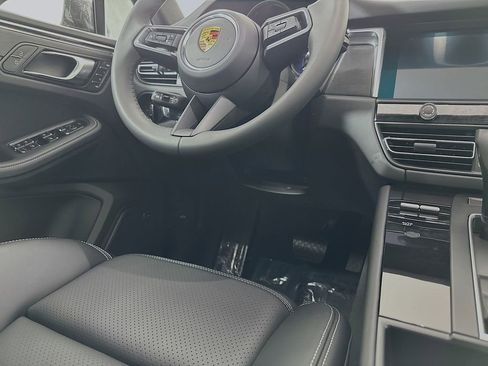 New 2026 Porsche Macan GTS image 25