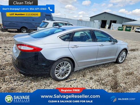 Used 2015 Ford Fusion SE w/ Equipment Group 202A FWD image 4