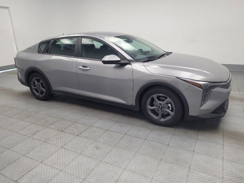 Used 2025 Kia K4 FWD image 11