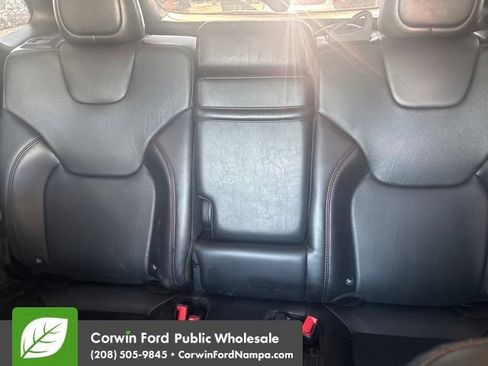 Used 2019 Jeep Cherokee Trailhawk AWD/4WD image 12