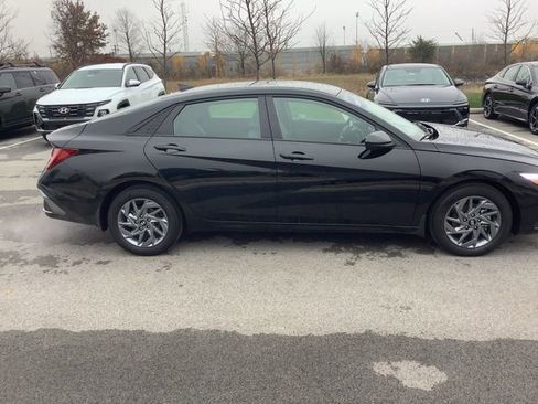 Certified 2025 Hyundai Elantra Blue image 6