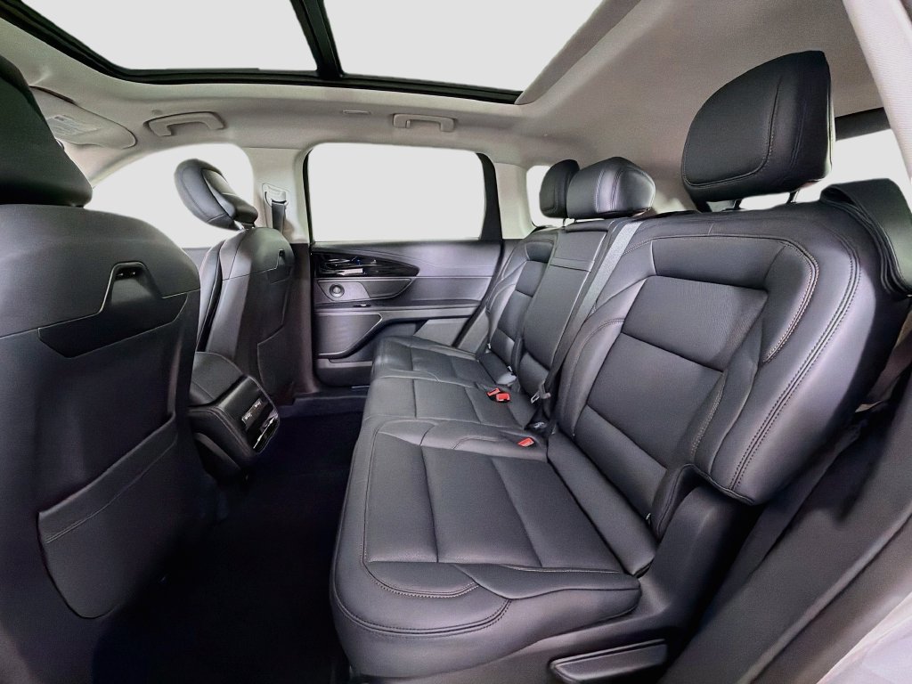 Used 2026 Lincoln Nautilus Premier w/ Equipment Group 102A AWD/4WD image 25