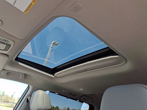 Certified 2023 Toyota Sienna XLE AWD/4WD image 17