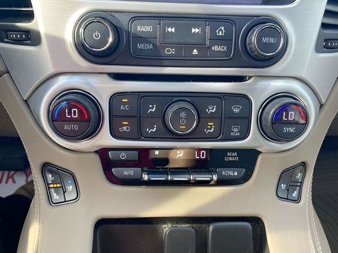 Used 2019 GMC Yukon SLT w/ Premium Edition AWD/4WD image 35