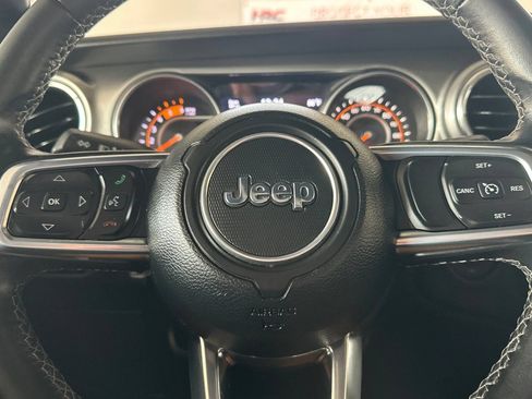 Used 2021 Jeep Wrangler Unlimited Sahara AWD/4WD image 26