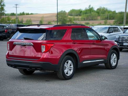 Used 2023 Ford Explorer XLT AWD/4WD image 5