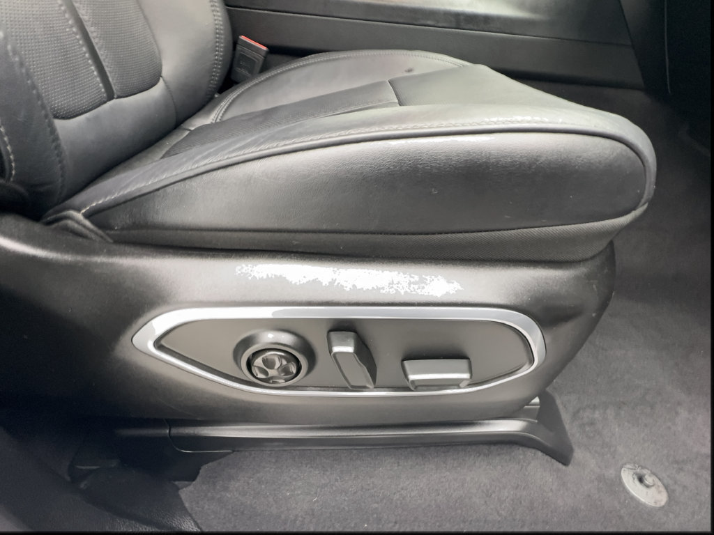 Used 2024 Jeep Wagoneer L Series II RWD image 35
