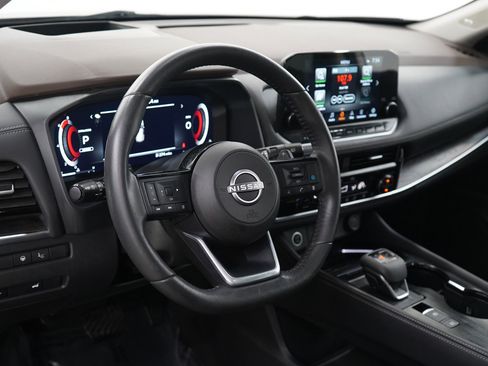 Used 2022 Nissan Rogue Platinum w/ Head-Up Display Package image 21