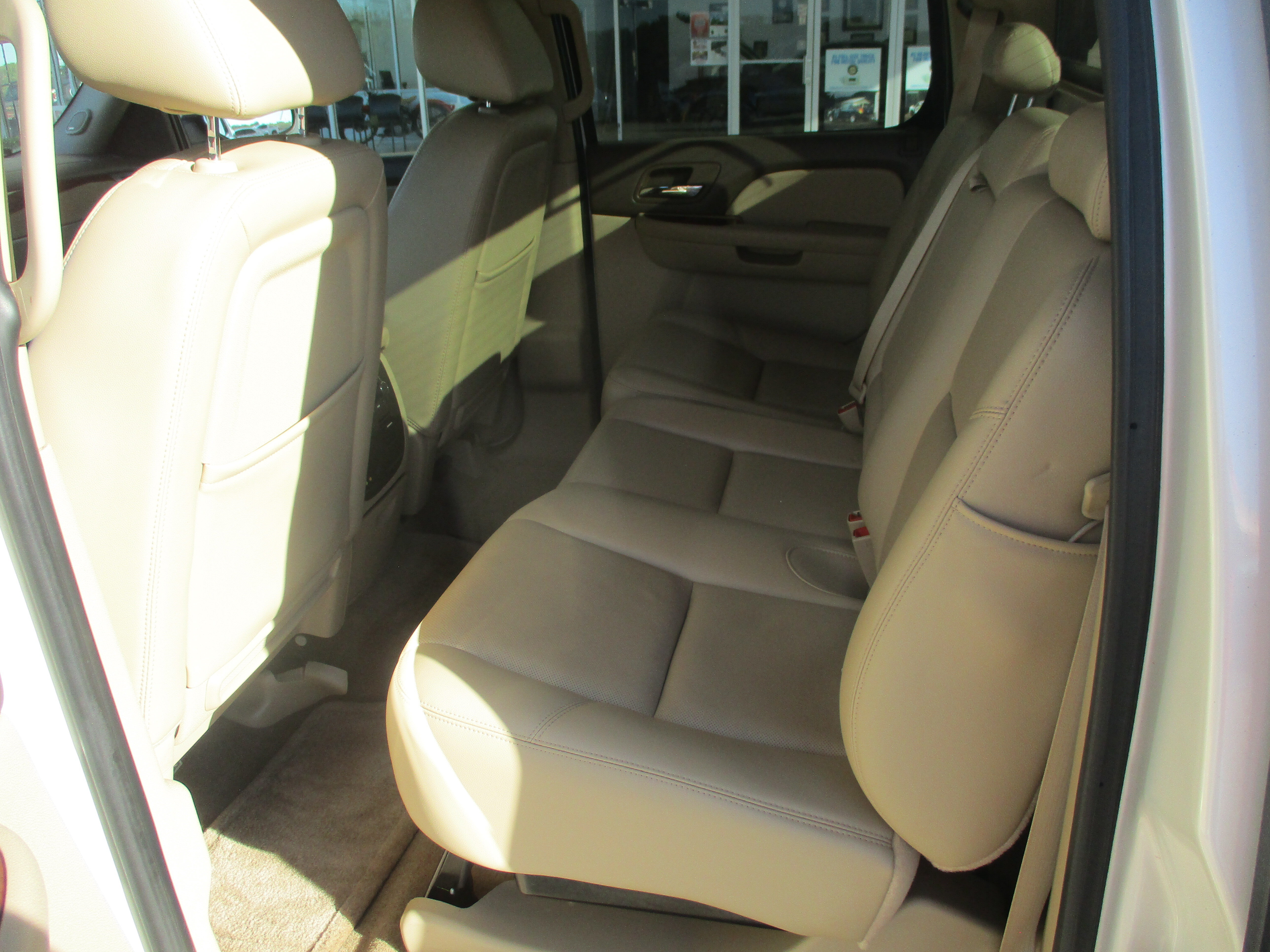 Used 2011 Chevrolet Avalanche LTZ RWD image 5