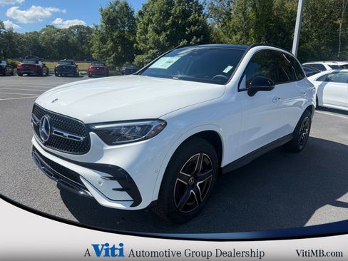 Used 2026 Mercedes-Benz GLC 350e 4MATIC image 4